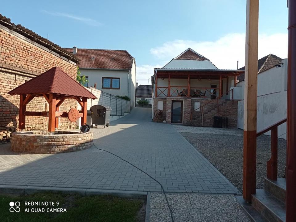 Apartmany Zajecak Zaječí Exteriör bild