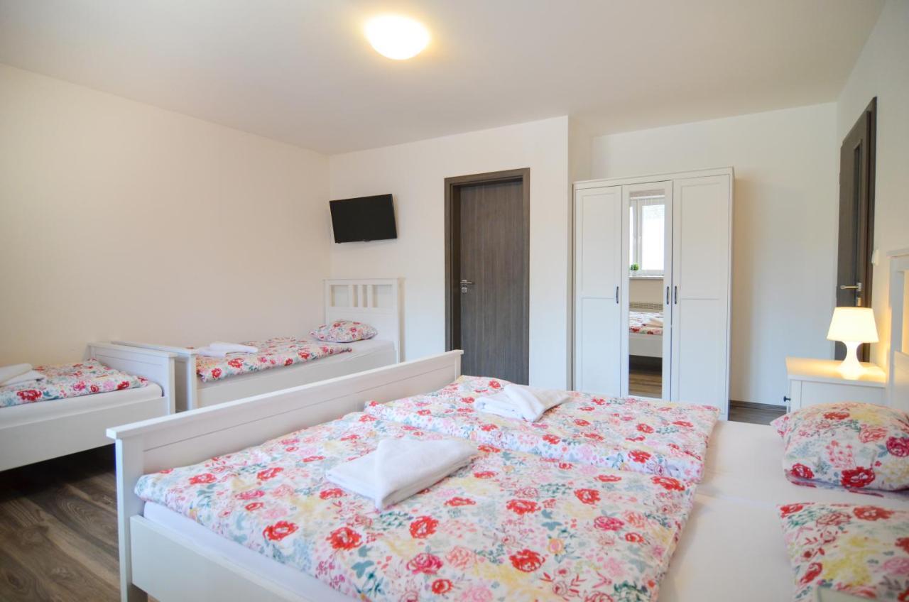 Apartmany Zajecak Zaječí Exteriör bild
