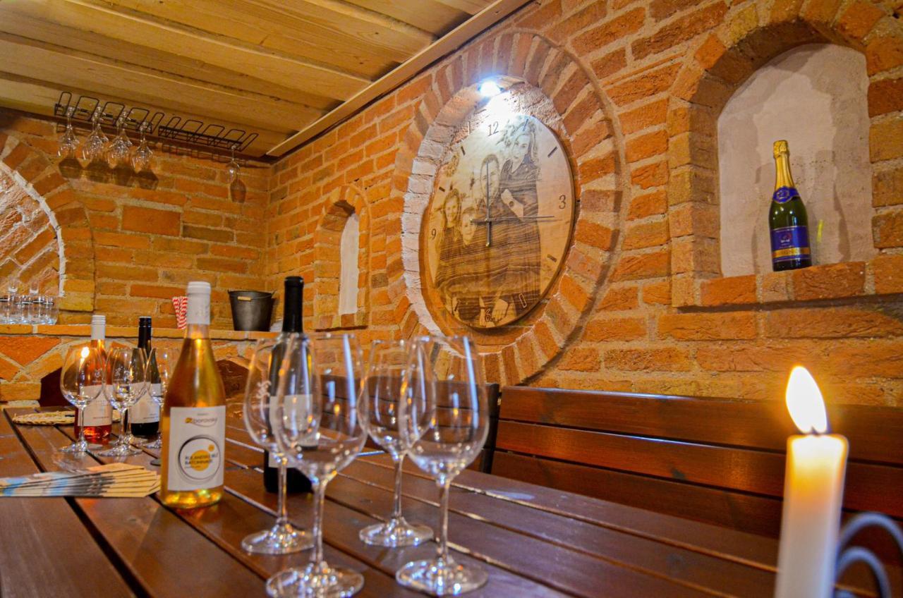 Apartmany Zajecak Zaječí Exteriör bild